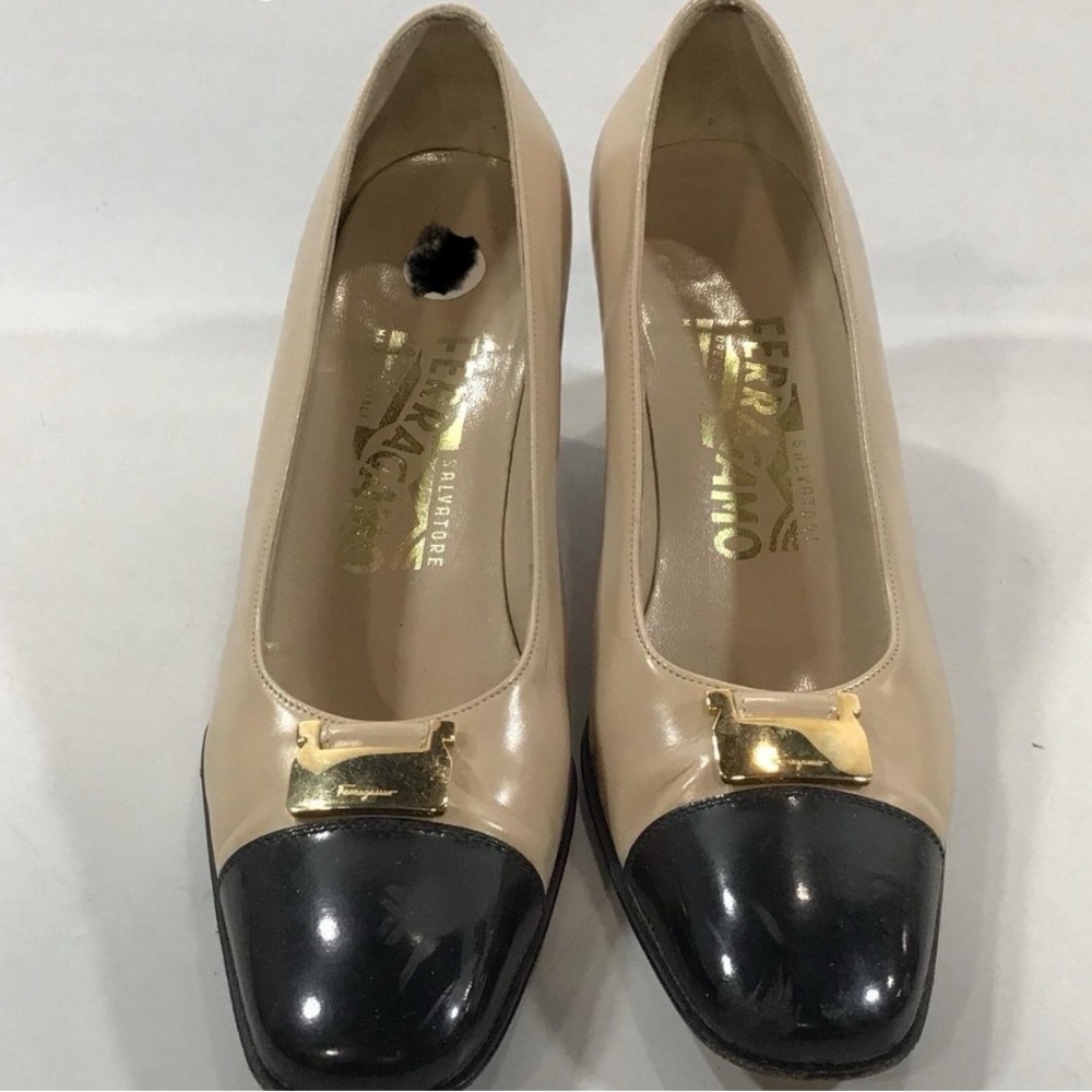 Women’s Salvatore Ferragamo Two Tone Cap Toe Elegant Beige Block Heel Size 5.5B